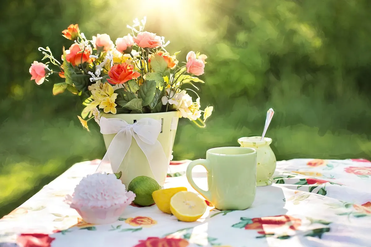How to Build a Cumbrian Picnic Hamper: A Seasonal Checklist